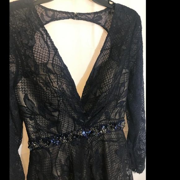 NEW‎ $498 Mac Duggal Open Back Lace A-Line Dress Navy/Nude [SZ 4 ] - Picture 4 of 9